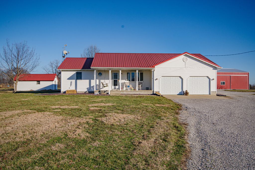 Image 33 of property listing at 4786 KELLER Road, Iuka, IL 62849