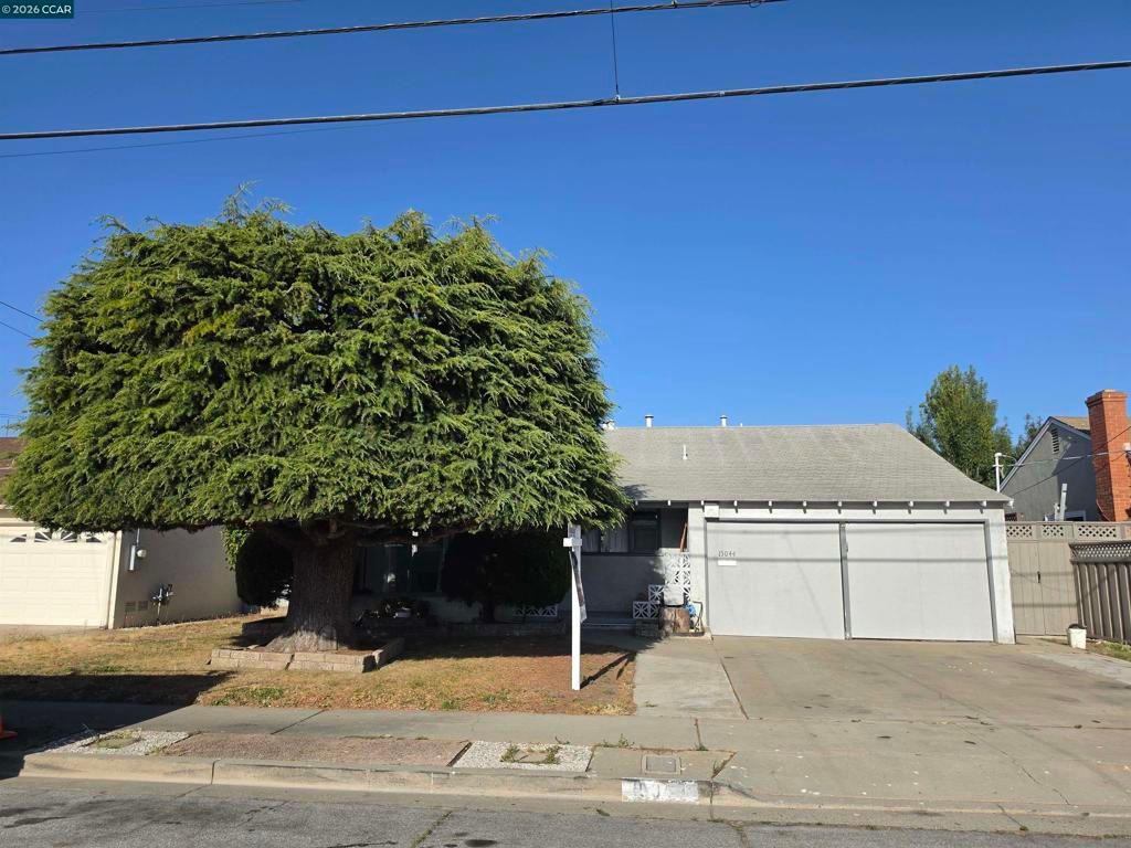 Image 1 of property listing at 15044 Juniper St, San Leandro, CA 94579