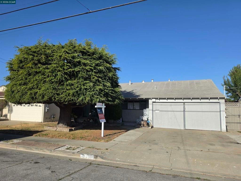 Image 2 of property listing at 15044 Juniper St, San Leandro, CA 94579