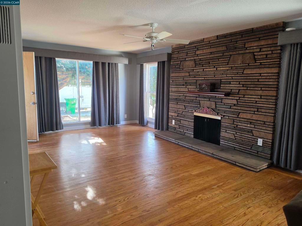 Image 3 of property listing at 15044 Juniper St, San Leandro, CA 94579