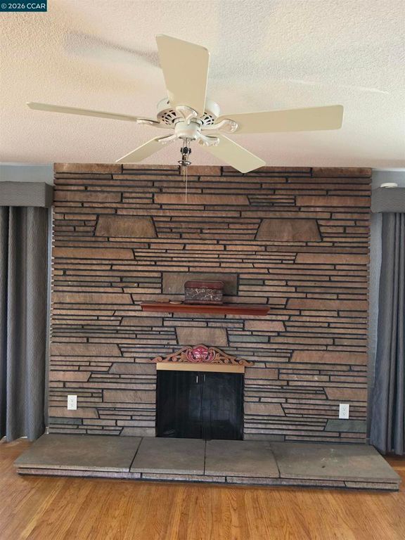 Image 4 of property listing at 15044 Juniper St, San Leandro, CA 94579