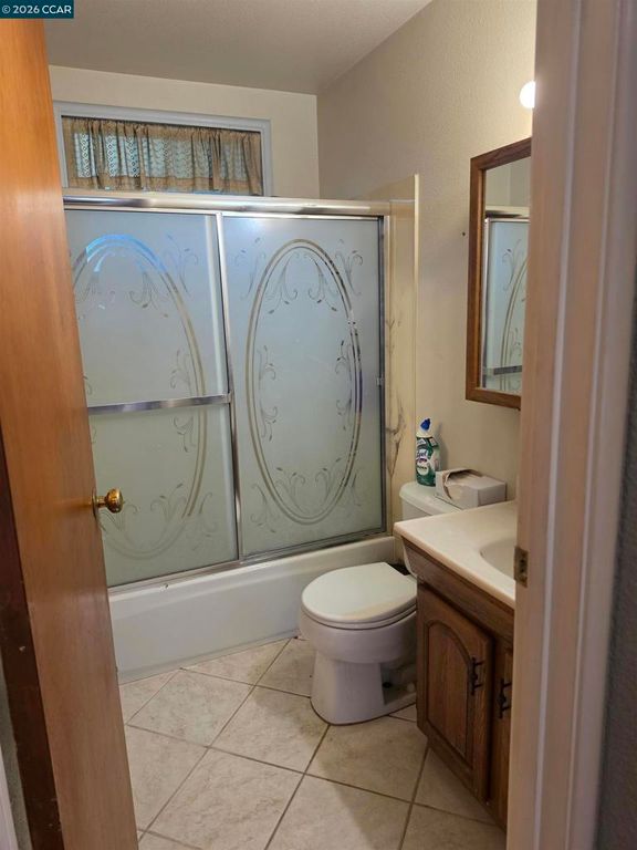 Image 7 of property listing at 15044 Juniper St, San Leandro, CA 94579