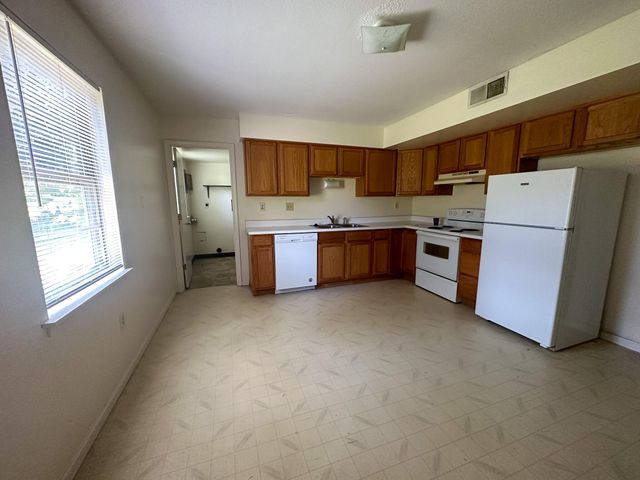 4823 E MEADOW LARK LN A+B, Columbia, MO 65201