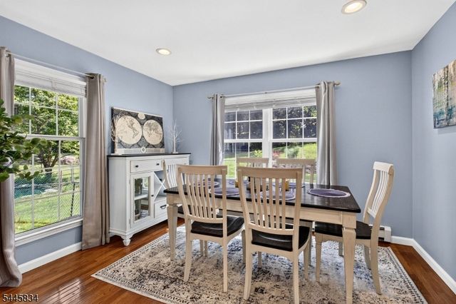 8 Cross Oak Ln, West Milford Twp., NJ 07480