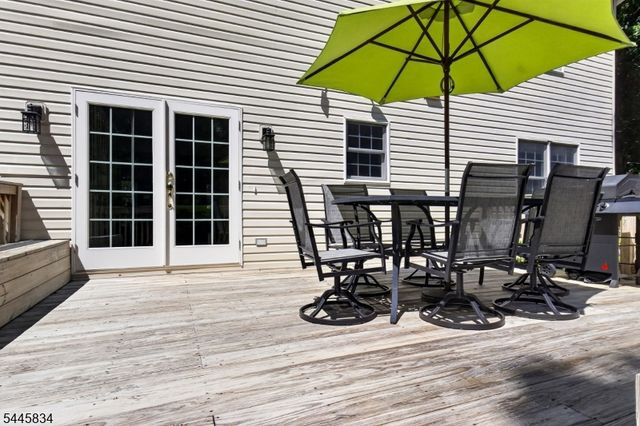 8 Cross Oak Ln, West Milford Twp., NJ 07480