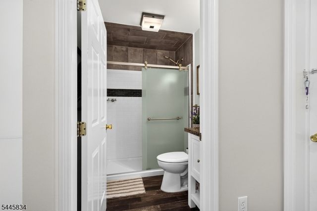 8 Cross Oak Ln, West Milford Twp., NJ 07480