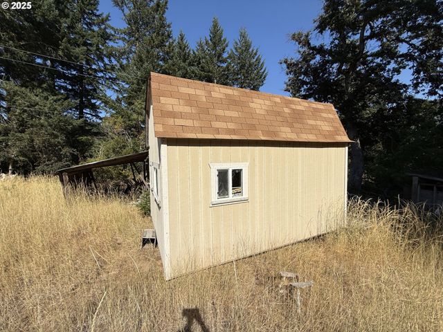 121 Cooke Rd, White Salmon, WA 98672