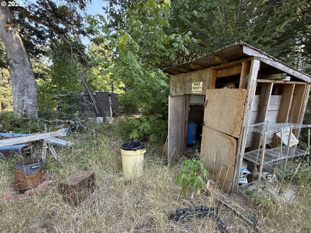 121 Cooke Rd, White Salmon, WA 98672