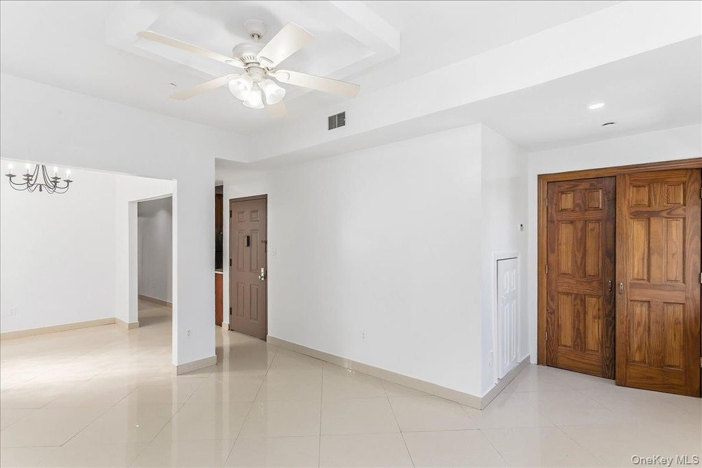 8424 Lefferts Boulevard 2C, Kew Gardens, NY 11415 — photo 3