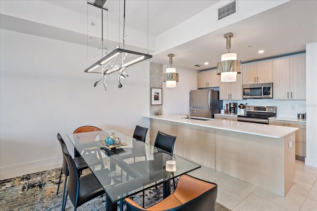 332 COCOANUT AVENUE 406, Sarasota, FL 34236