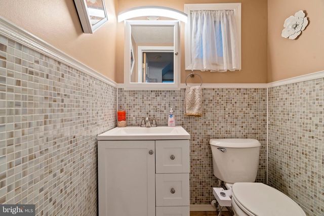 406 RHODE ISLAND AVE, Cherry Hill, NJ 08002