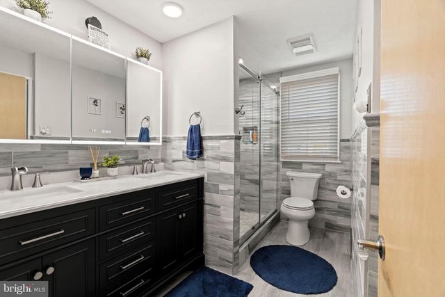 406 RHODE ISLAND AVE, Cherry Hill, NJ 08002