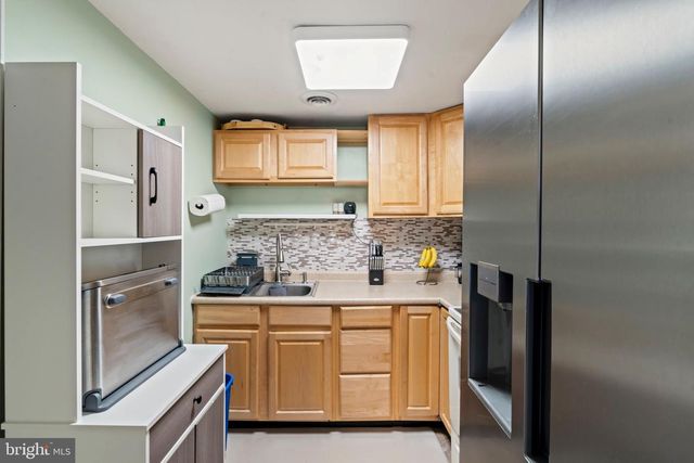 406 RHODE ISLAND AVE, Cherry Hill, NJ 08002