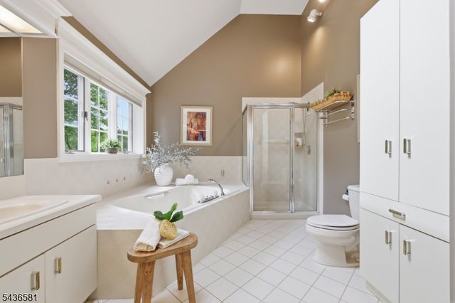 9 Proprietor Ln, Readington Twp., NJ 08889