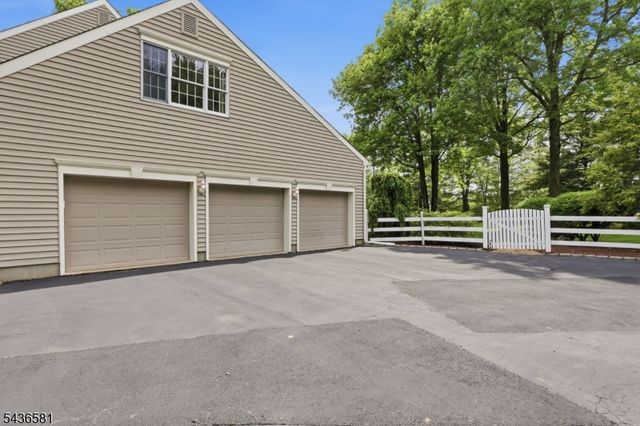 9 Proprietor Ln, Readington Twp., NJ 08889