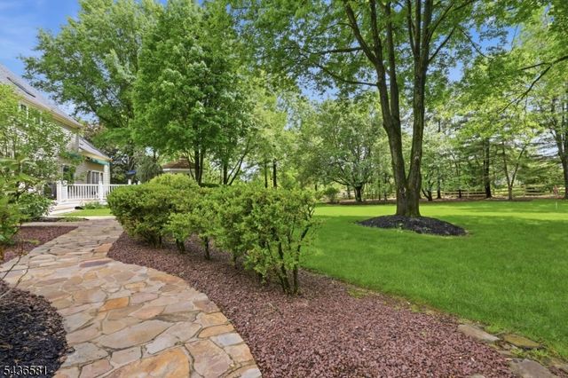 9 Proprietor Ln, Readington Twp., NJ 08889