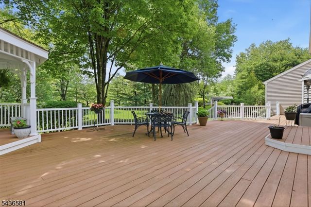 9 Proprietor Ln, Readington Twp., NJ 08889