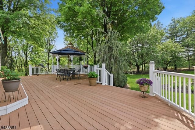 9 Proprietor Ln, Readington Twp., NJ 08889
