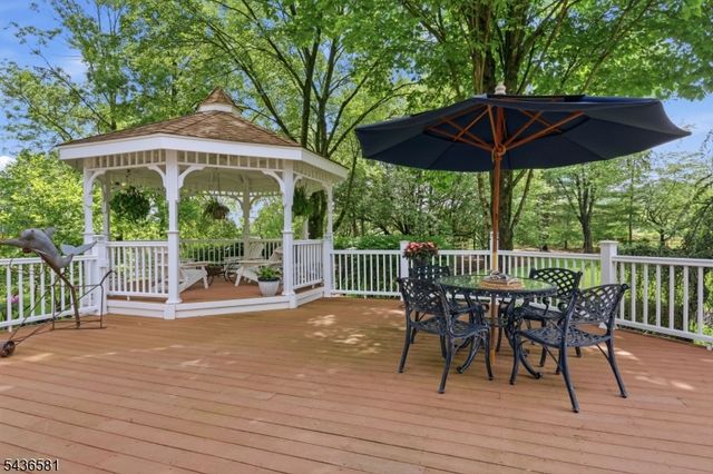 9 Proprietor Ln, Readington Twp., NJ 08889