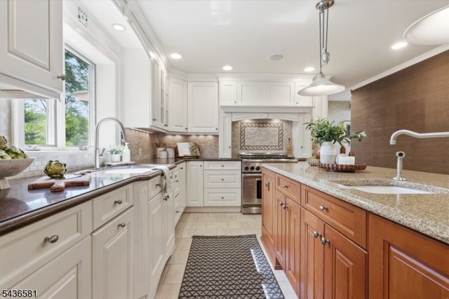9 Proprietor Ln, Readington Twp., NJ 08889