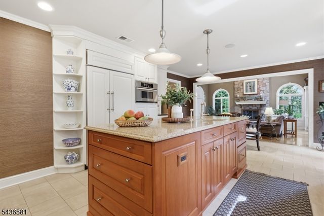 9 Proprietor Ln, Readington Twp., NJ 08889