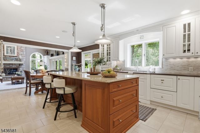 9 Proprietor Ln, Readington Twp., NJ 08889