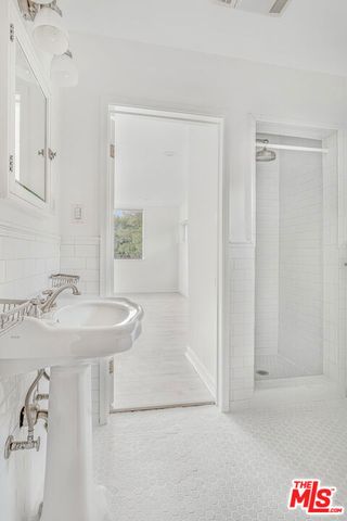 409 N Kilkea Drive, Los Angeles, CA 90048