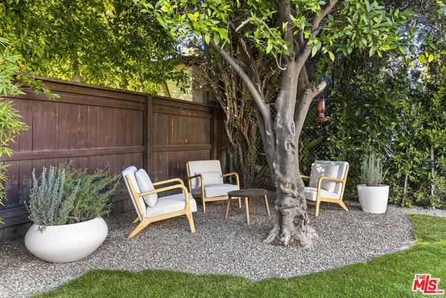 409 N Kilkea Drive, Los Angeles, CA 90048