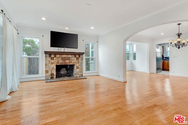 409 N Kilkea Drive, Los Angeles, CA 90048