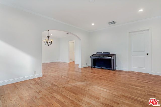 409 N Kilkea Drive, Los Angeles, CA 90048