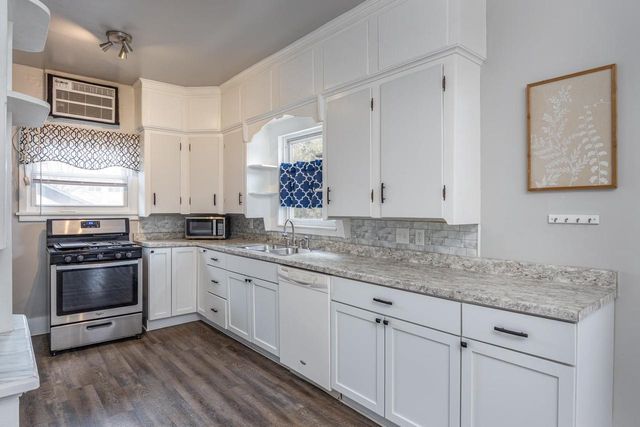 1412 JEFFERSON STREET, Oshkosh, WI 54901