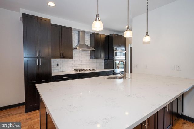 2350 E YORK ST, Philadelphia, PA 19125