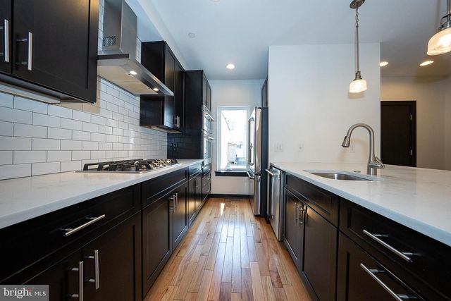 2350 E YORK ST, Philadelphia, PA 19125
