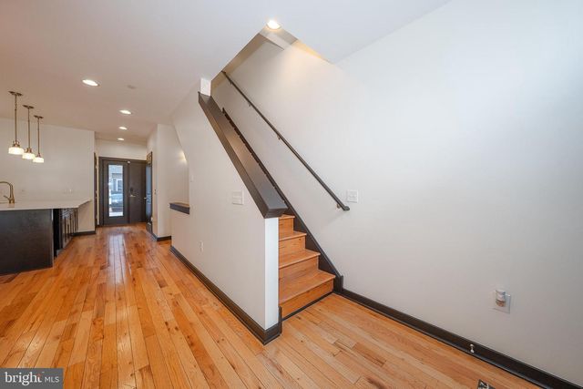 2350 E YORK ST, Philadelphia, PA 19125
