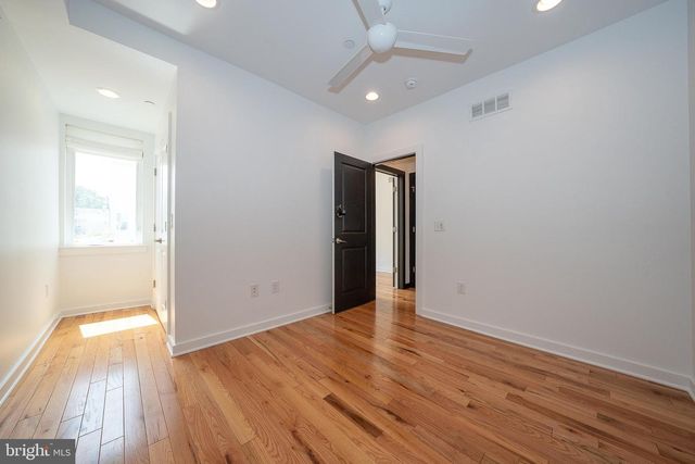 2350 E YORK ST, Philadelphia, PA 19125
