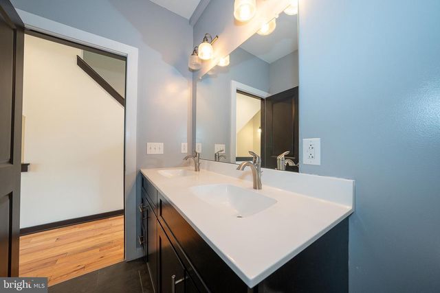 2350 E YORK ST, Philadelphia, PA 19125