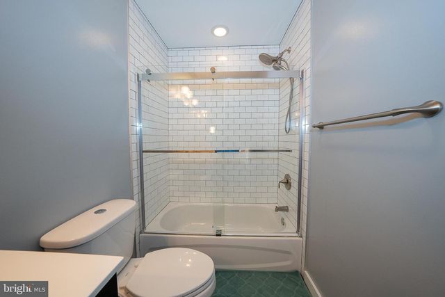 2350 E YORK ST, Philadelphia, PA 19125