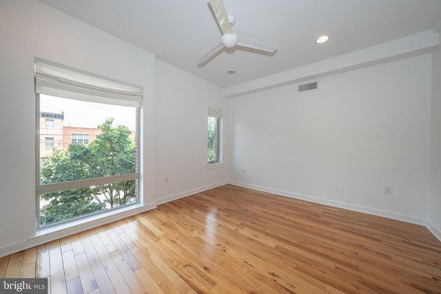 2350 E YORK ST, Philadelphia, PA 19125