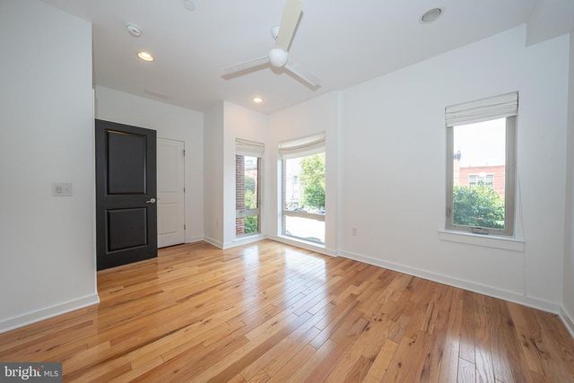 2350 E YORK ST, Philadelphia, PA 19125