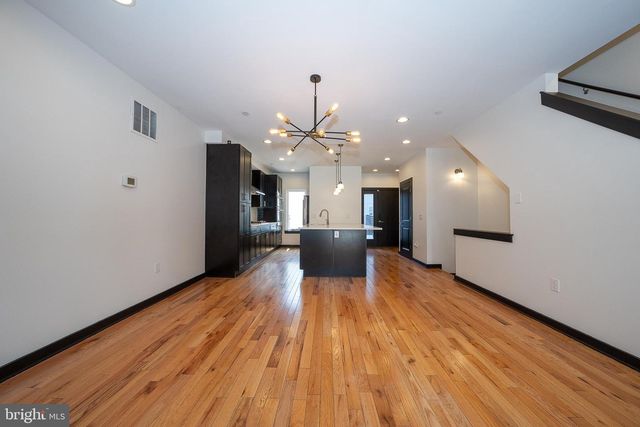 2350 E YORK ST, Philadelphia, PA 19125
