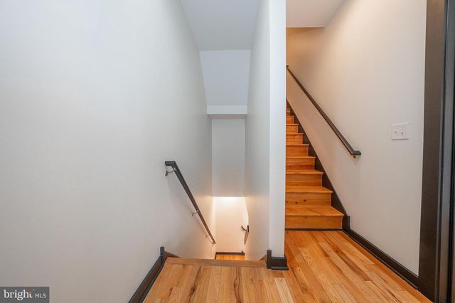 2350 E YORK ST, Philadelphia, PA 19125