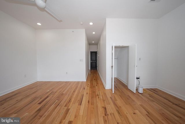 2350 E YORK ST, Philadelphia, PA 19125