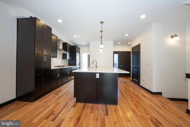 2350 E YORK ST, Philadelphia, PA 19125