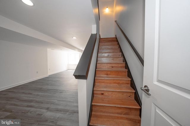 2350 E YORK ST, Philadelphia, PA 19125