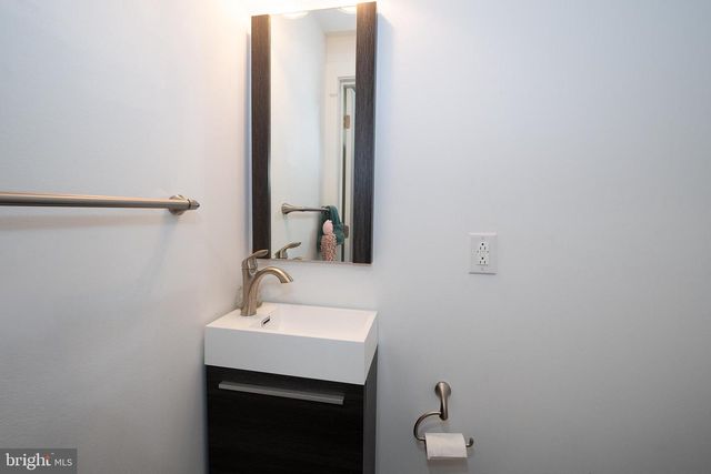 2350 E YORK ST, Philadelphia, PA 19125