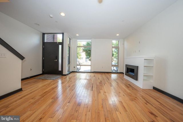 2350 E YORK ST, Philadelphia, PA 19125