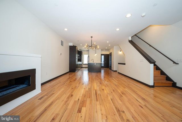 2350 E YORK ST, Philadelphia, PA 19125