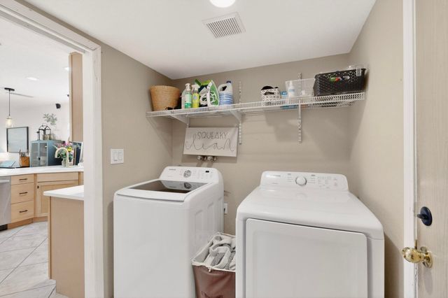 8808 Freemont Ellis Court NE, Albuquerque, NM 87122