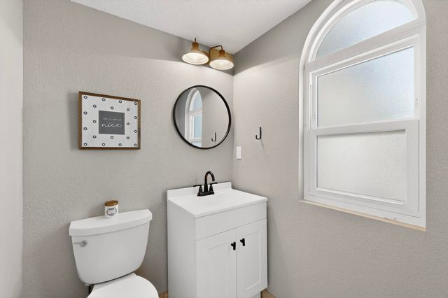 8808 Freemont Ellis Court NE, Albuquerque, NM 87122