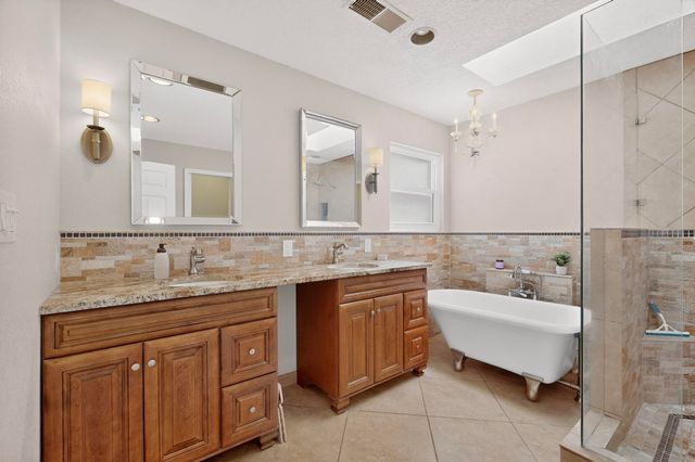 8808 Freemont Ellis Court NE, Albuquerque, NM 87122